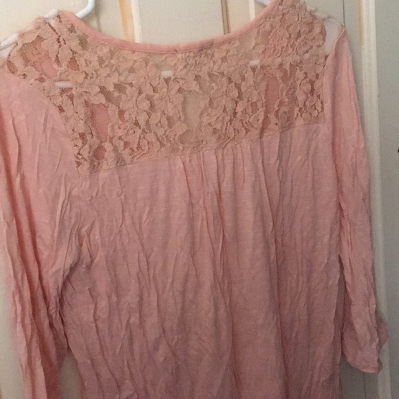 Pink lace top - Picture 3 of 3